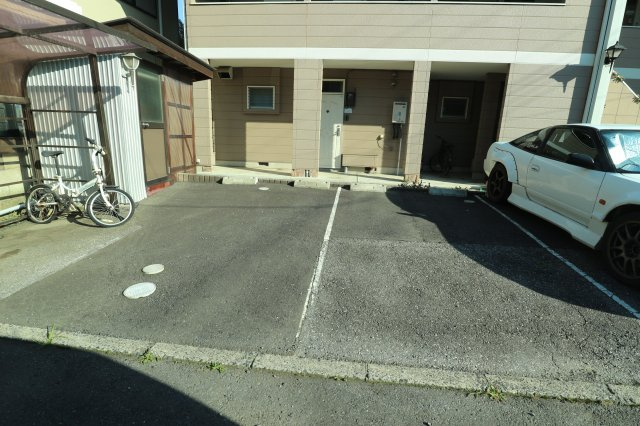 取手市井野台１丁目のアパートの駐車場