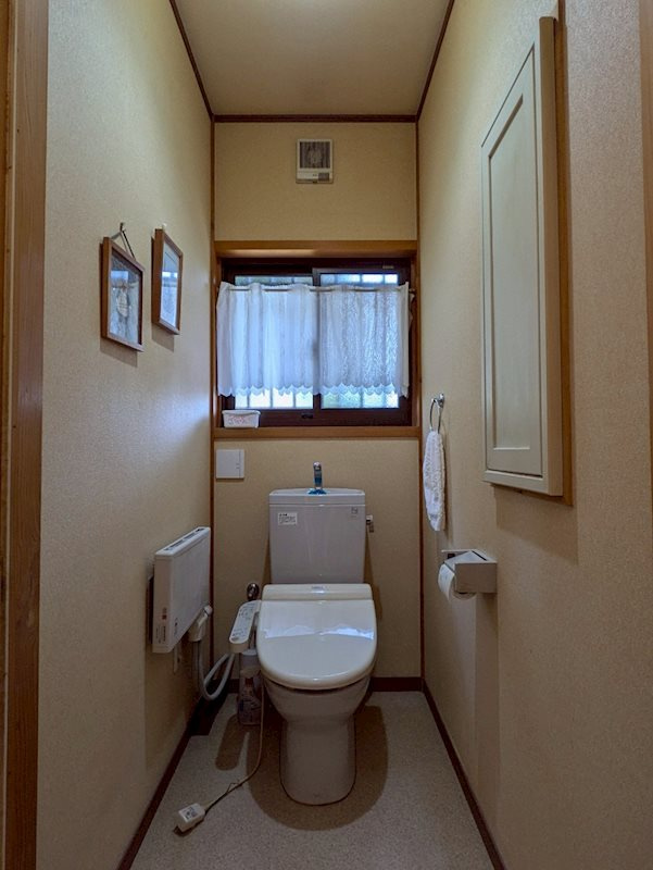 石巻町北屋敷 倉庫付貸家のトイレ