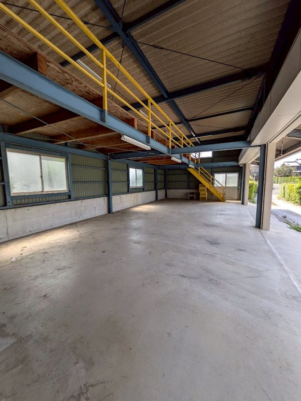 石巻町北屋敷 倉庫付貸家のその他