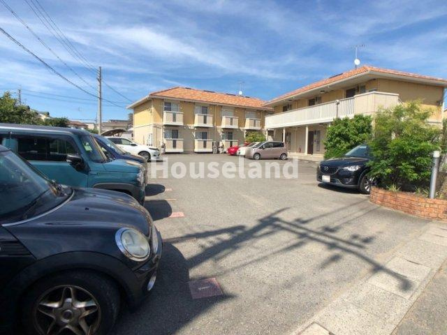 コンフィアンス　Ｂ棟の駐車場