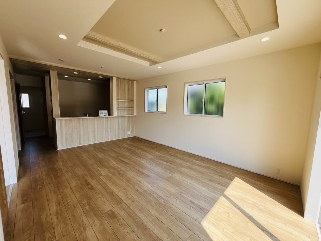 【居間・リビング】 | 本庄市東台１丁目　ブルーミングガーデン　新築戸建　全２棟　2号棟