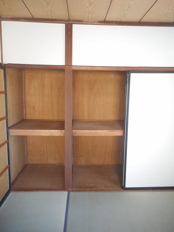 旭ヶ丘戸建の収納