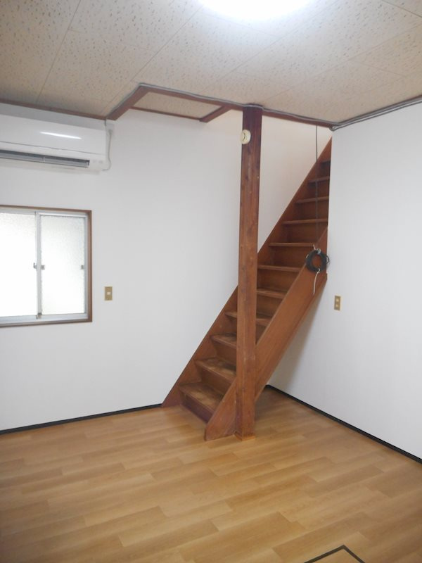 旭ヶ丘戸建の内装