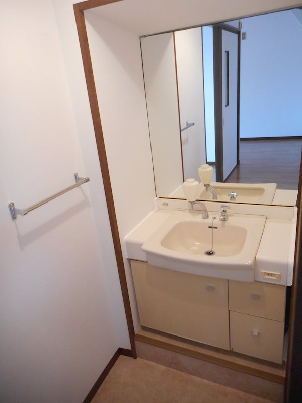 旭ヶ丘戸建の洗面所