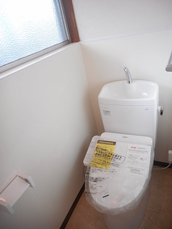 旭ヶ丘戸建のトイレ