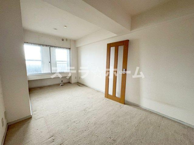 千里ロイヤルマンションの洋室|個人の部屋や寝室として使える洋室です