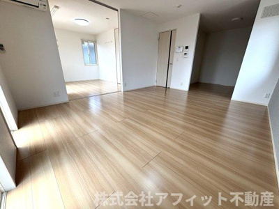 【居間・リビング】 | カーサ　アリーヴォ　Ⅱ | LDK14.5帖