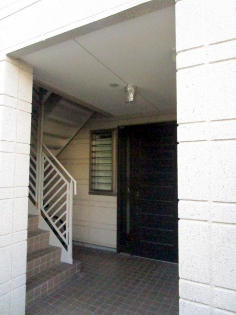手嶋邸のエントランス|エントランス