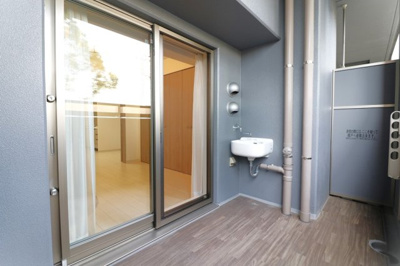 【バルコニー】 | プレサンスロジェ天満橋リバーテラス | テラスには便利なスロップシンクが有ります♪