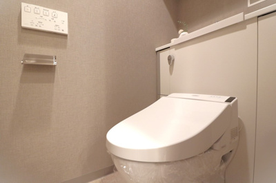 【トイレ】 | プレサンスロジェ天満橋リバーテラス | トイレにも収納スペースあります♪