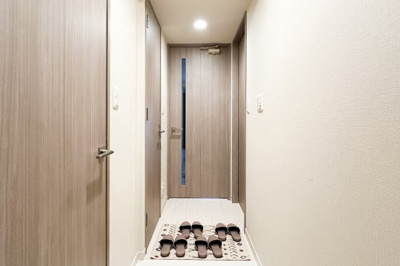 【玄関】 | プレサンスロジェ天満橋リバーテラス | 玄関とLDKの間には扉があります♪