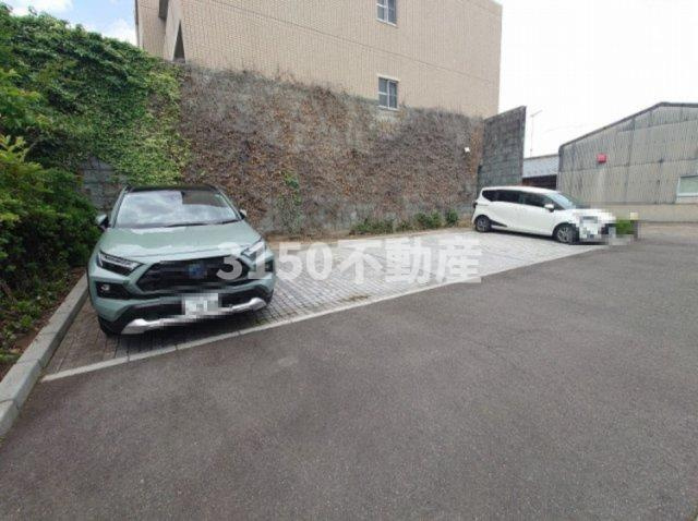 ラ・ミノールIIの駐車場