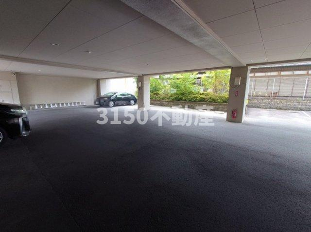 ラ・ミノールIIの駐車場