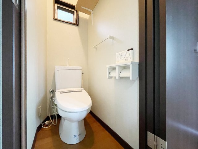 甲陽園山王町 中古戸建のトイレ|店舗用で利用されていたトイレ