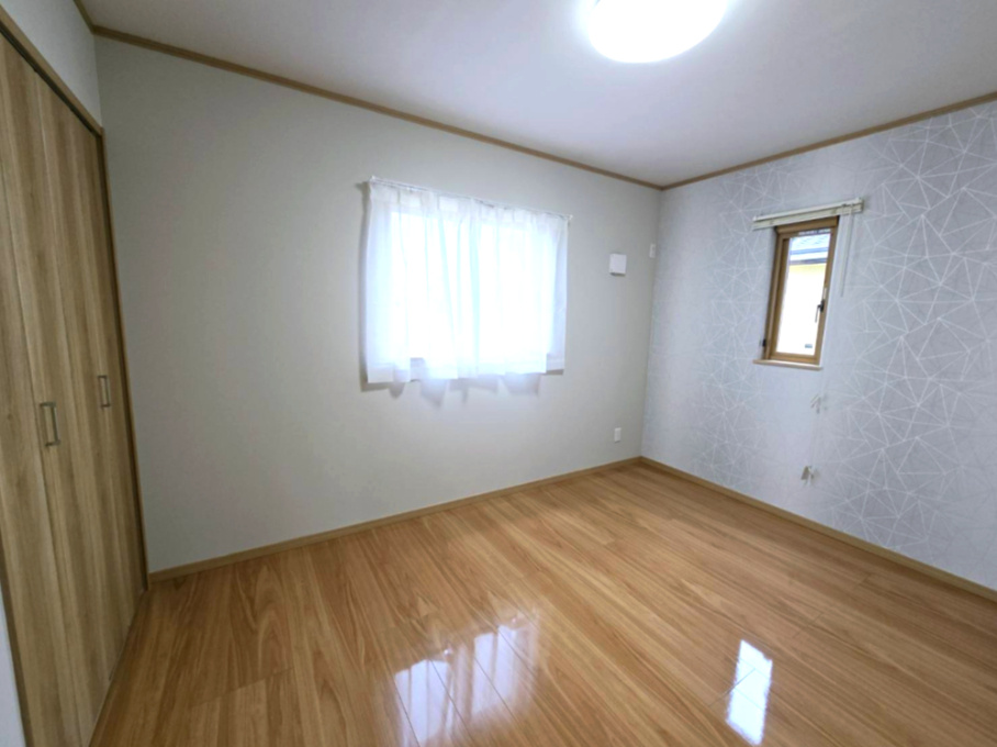 八戸市大字河原木字久保16-47　B棟の洋室