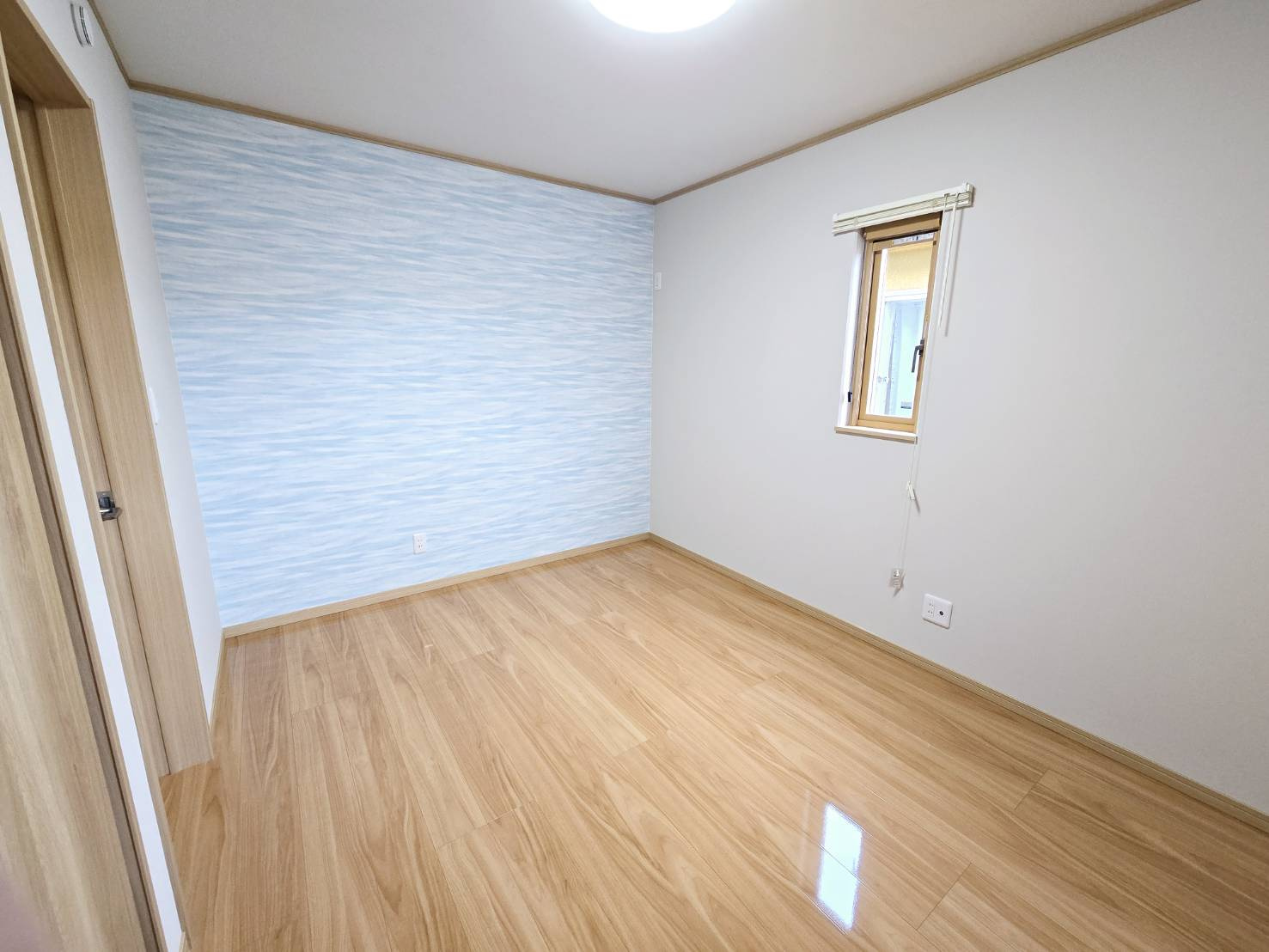 八戸市大字河原木字久保16-47　B棟の洋室