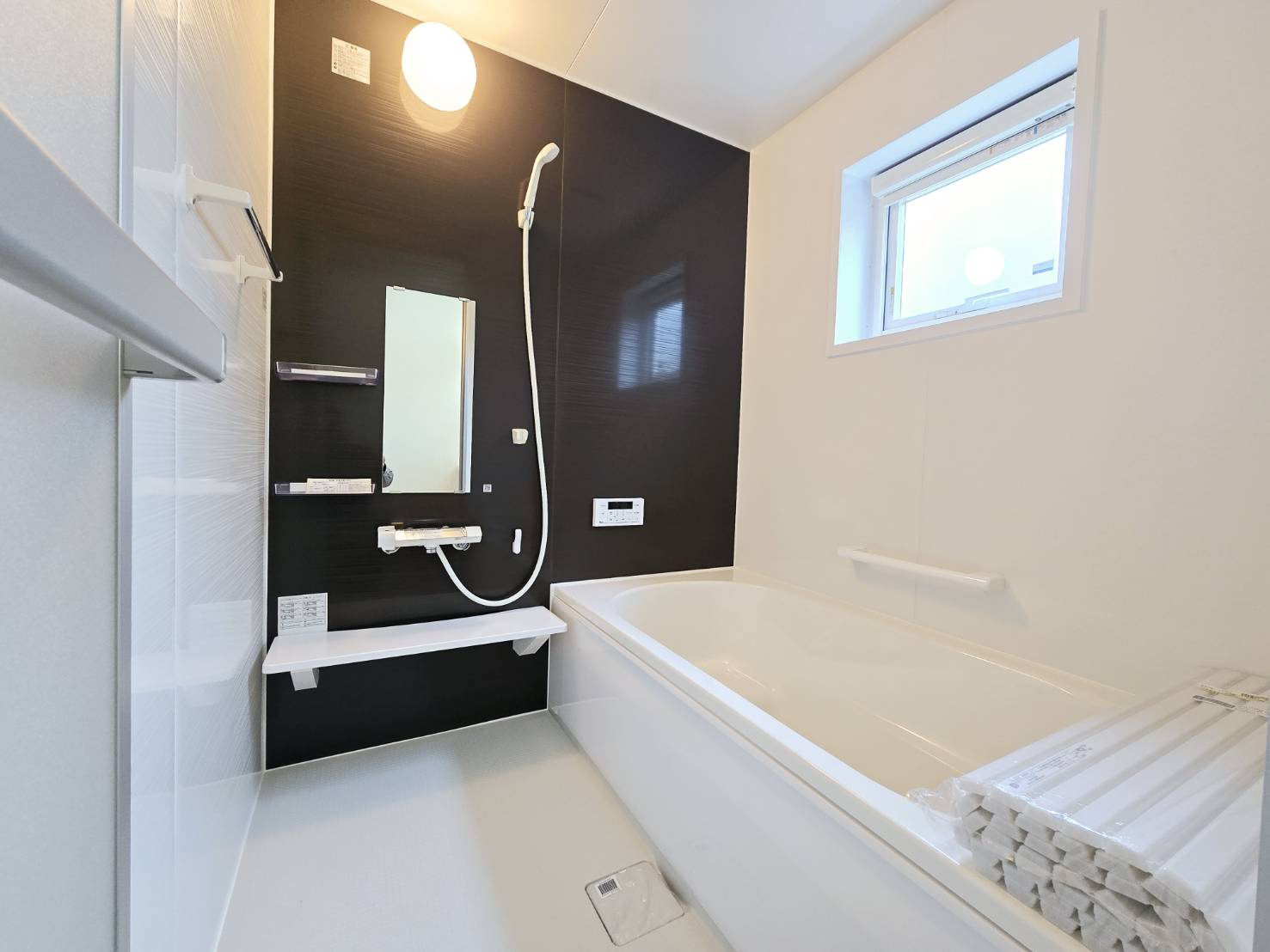 八戸市大字河原木字久保16-47　B棟の浴室