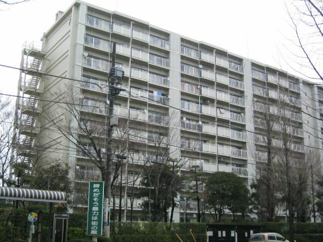 中央タウンＢ棟の外観
