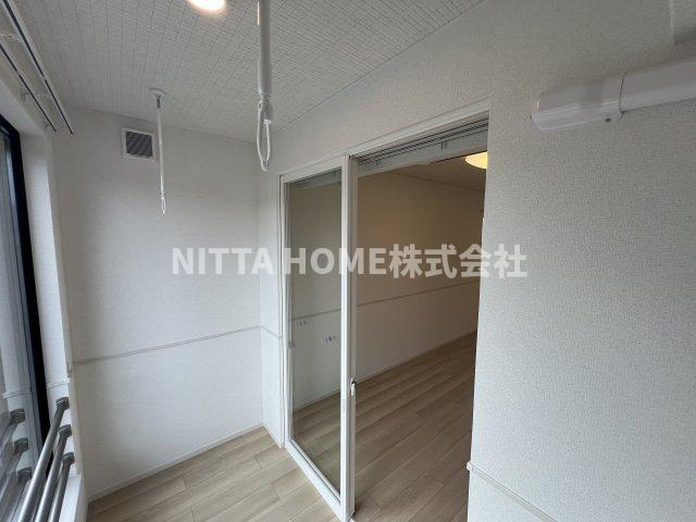 デスパシオ氷上Ⅱのバルコニー|人気のサンルーム付き(#^^#)