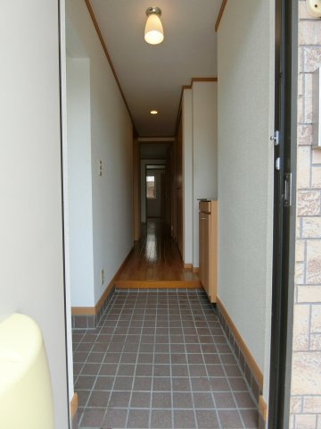 プロムナードＢの玄関