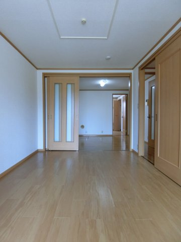 プロムナードＢの居間・リビング