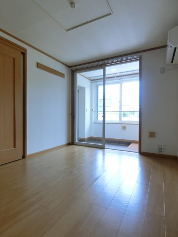 プロムナードＢの居間・リビング