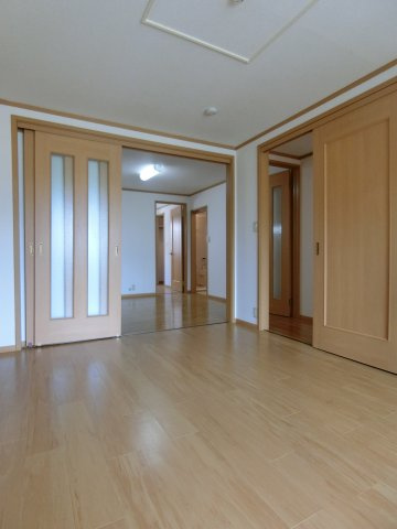 プロムナードＢの居間・リビング