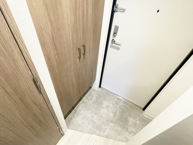 【玄関】 | エスリードカレッジゲート南草津 | 毎日通る玄関はこちらです（同物件別室の写真です）