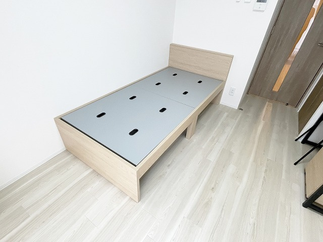 【設備】 | エスリードカレッジゲート南草津 | 家具付き（同物件別室の写真です）