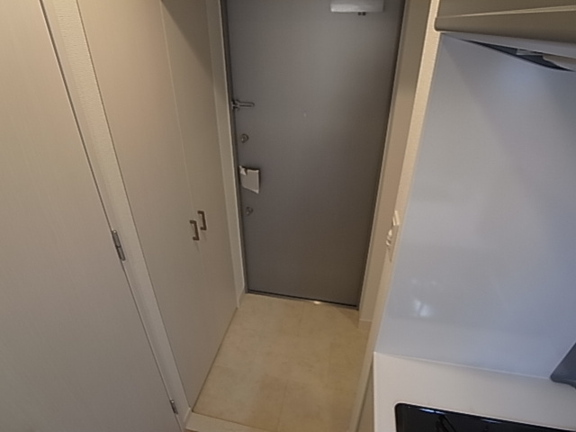 神戸市兵庫区本町２丁目の賃貸マンションの玄関