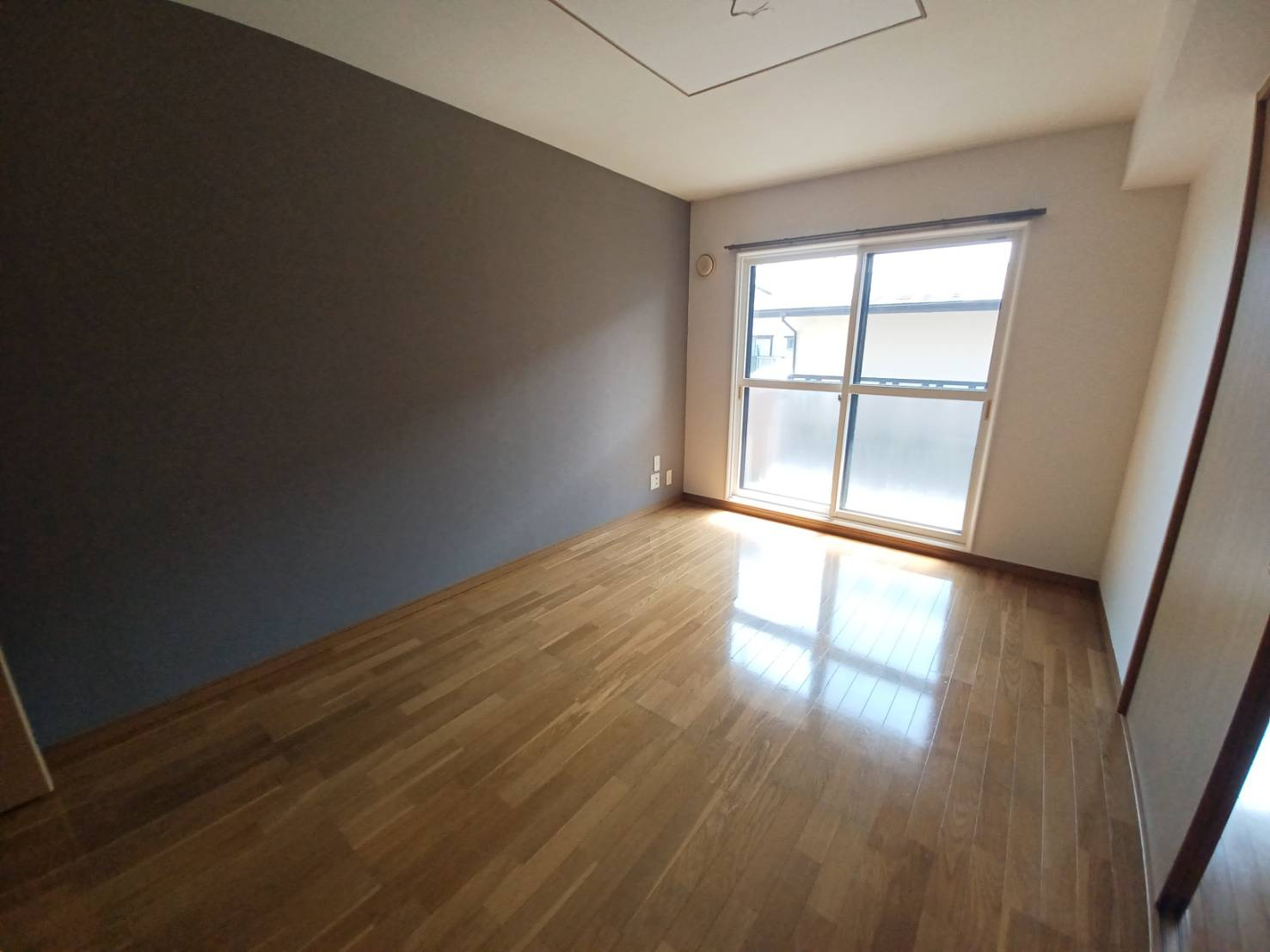 ヒーローマンション・セオの居間・リビング