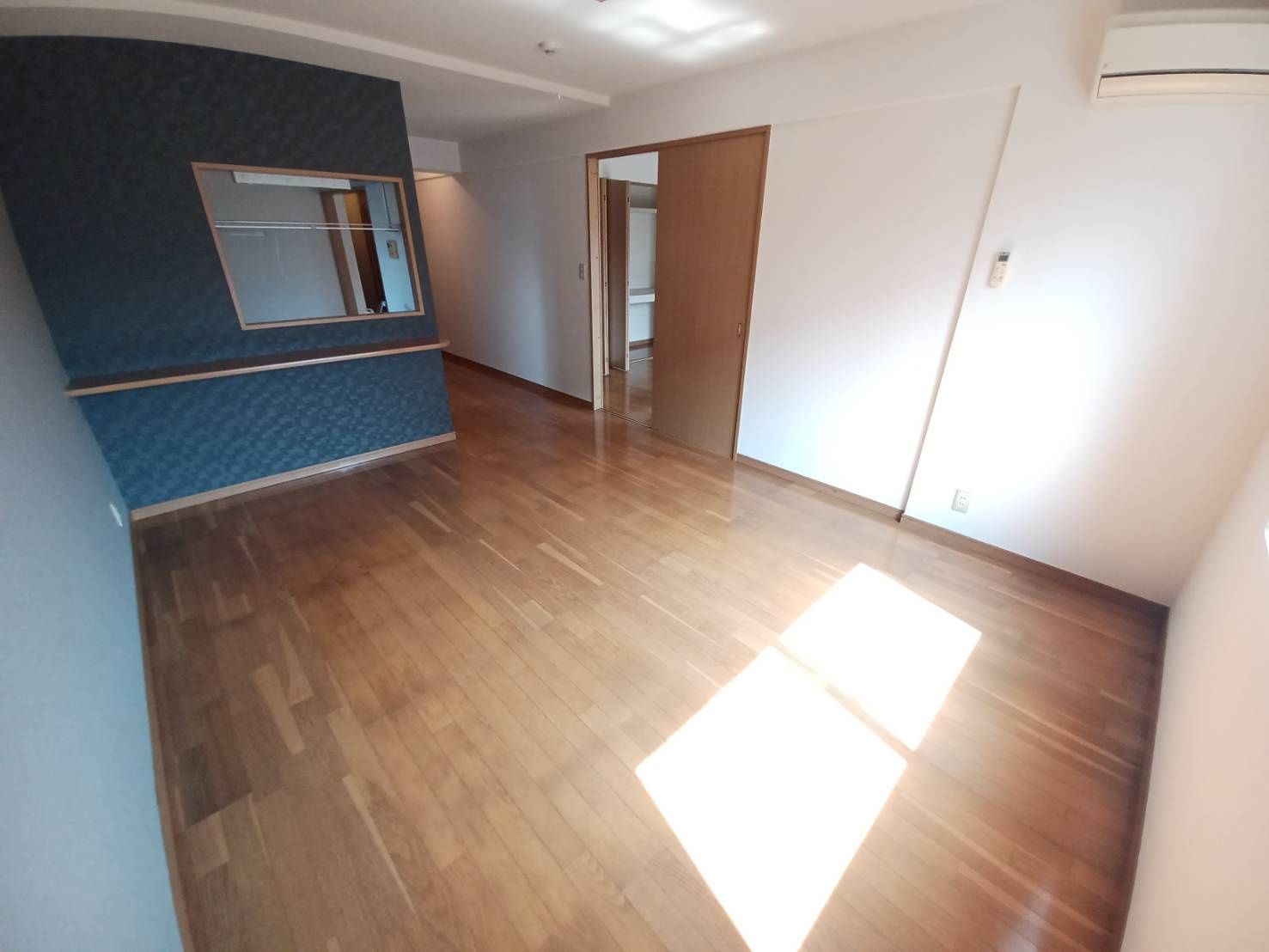 ヒーローマンション・セオの居間・リビング