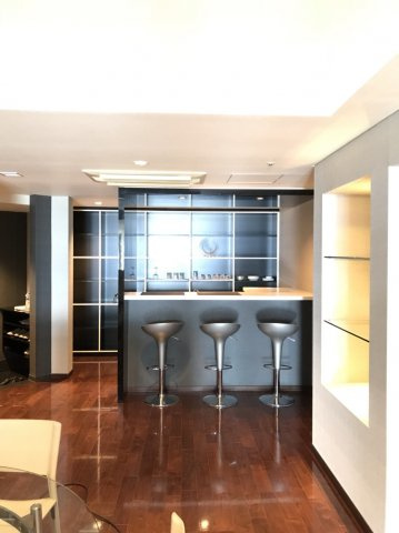 【ロビー】 | 【スカイラウンジ】上品で落ち着いた雰囲気。自宅のリビングとは一味違う、ラグジュアリーなひと時を満喫☆