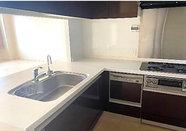 【キッチン】 | 【キッチン】ファミリーに人気のL字型カウンターキッチンです！設備や収納も充実！調理スペース広々！☆