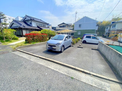 【駐車場】 | ボービラージュ坂本A棟 | 敷地内駐車場ございます