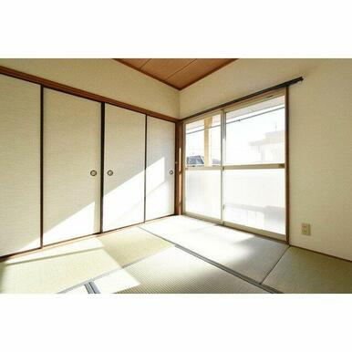ファミリーハイツ津福C棟【１０，０００円キャッシュバック対象物件】の和室|和室、ちょっとしたくつろぎスペースにいかがでしょうか
