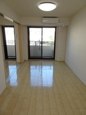 【居間・リビング】 | ローヤルマンション