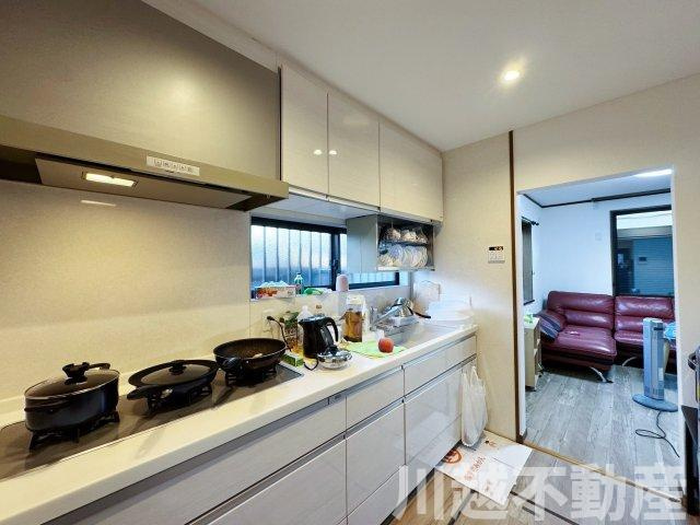 タクトホーム施工のフルリノベ中古戸建のキッチン|２０２４年春にリフォームしたキレイなキッチン