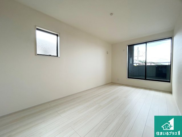 神戸市北区筑紫が丘　第3期　新築一戸建ての洋室|シンプルな洋室は、自分好みのインテリアが楽しめます♪ご家族とインテリアや家具を選びに行くのは新築購入時の醍醐味の一つです。ぜひお楽しみください♪