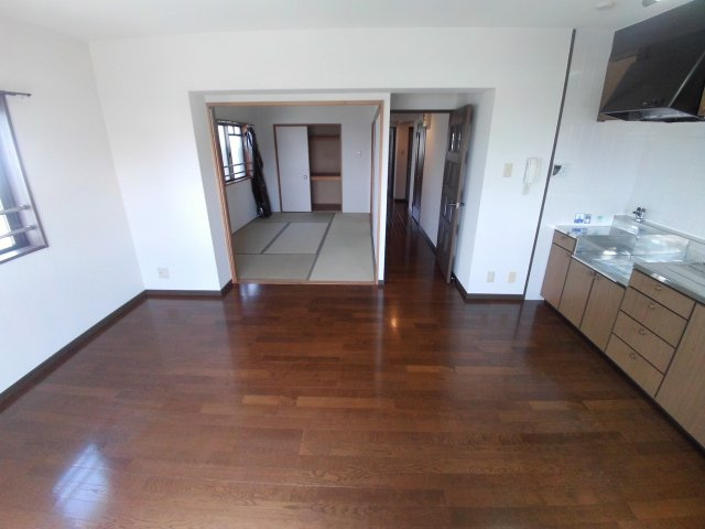 アゼリア六甲の居間・リビング