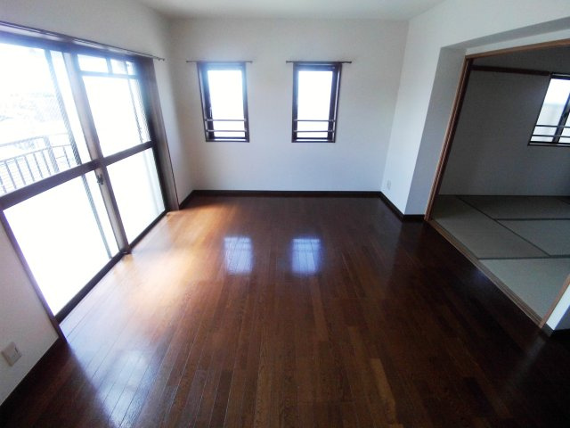 アゼリア六甲の居間・リビング