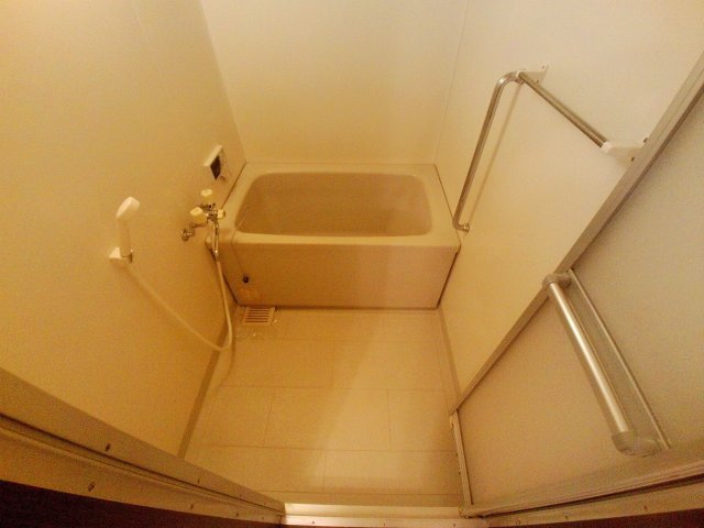 アゼリア六甲の浴室