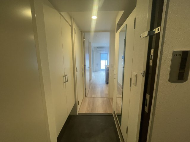 セレニテ新大阪グランデ ミリュー　仲介手数料無料の玄関