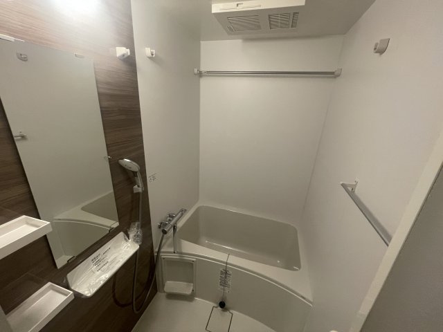 セレニテ新大阪グランデ ミリュー　仲介手数料無料の浴室