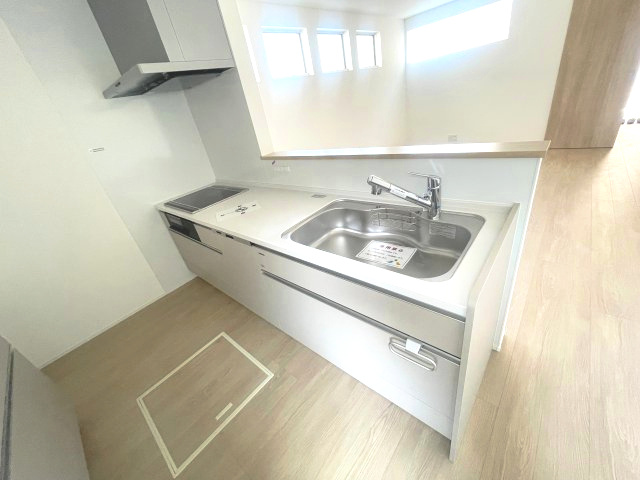 廿日市市新宮一丁目　№35070のキッチン|リビング全体を見渡せる
対面式キッチンです。