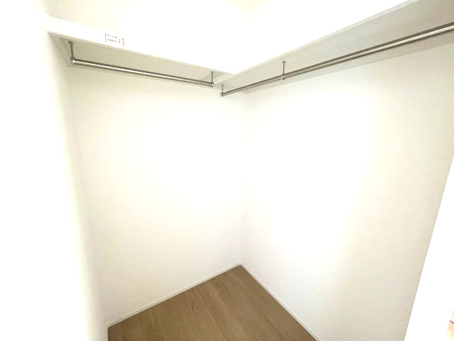 廿日市市新宮一丁目　№35070の収納|衣替え不要！
ファミリークローゼット付き。
