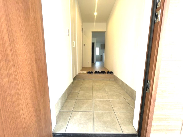 廿日市市新宮一丁目　№35070の玄関|スッキリとした
開放的な空間です。