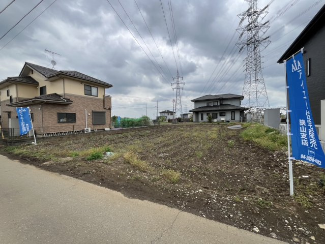 土地　狭山市柏原2区画の前面道路含む現地写真|陽当たり良好