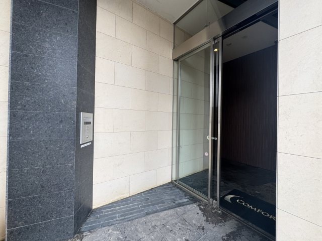 コンフォリア北小金のエントランス