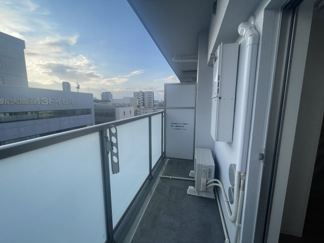 セレニテ新大阪グランデ　ミリューのバルコニー